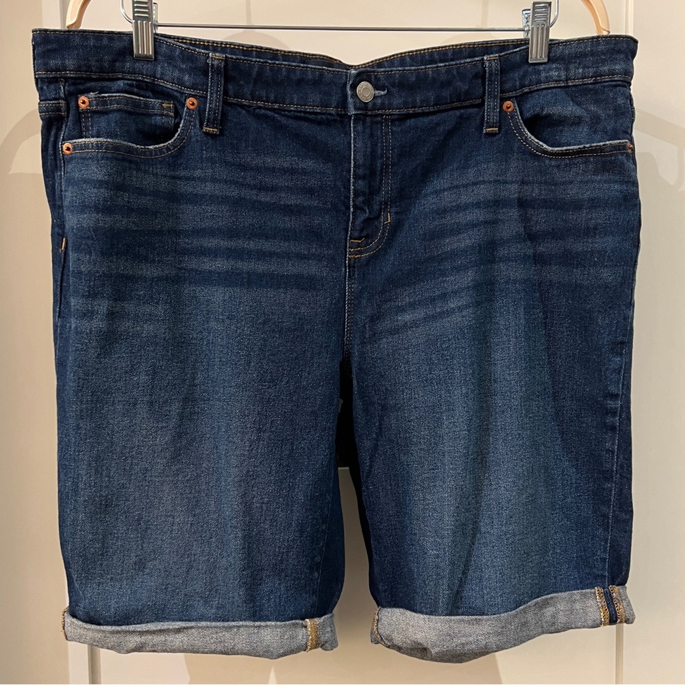 Gap 9” Denim Bermuda Jean Shorts Dark Indigo 34 waist (but more like 41")